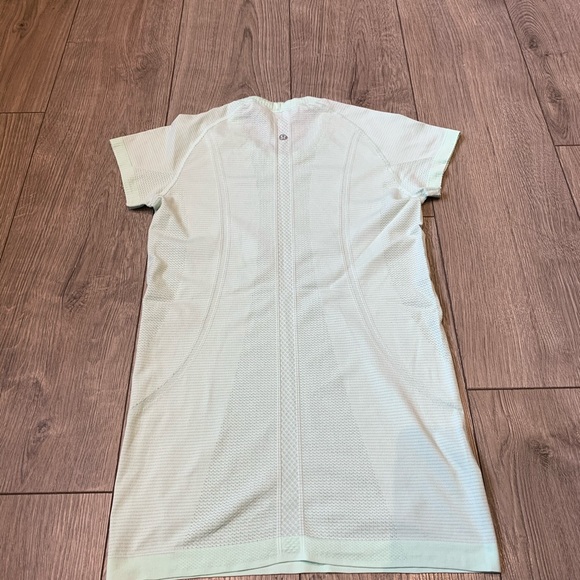Lululemon Swiftly Tech short sleeve Mint Moment 6 - Picture 3 of 4